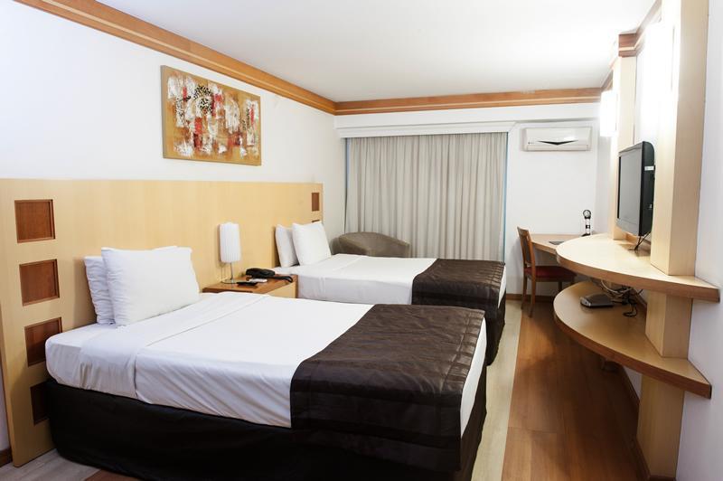 Planalto Bittar Hotel E Eventos ブラジリア エクステリア 写真